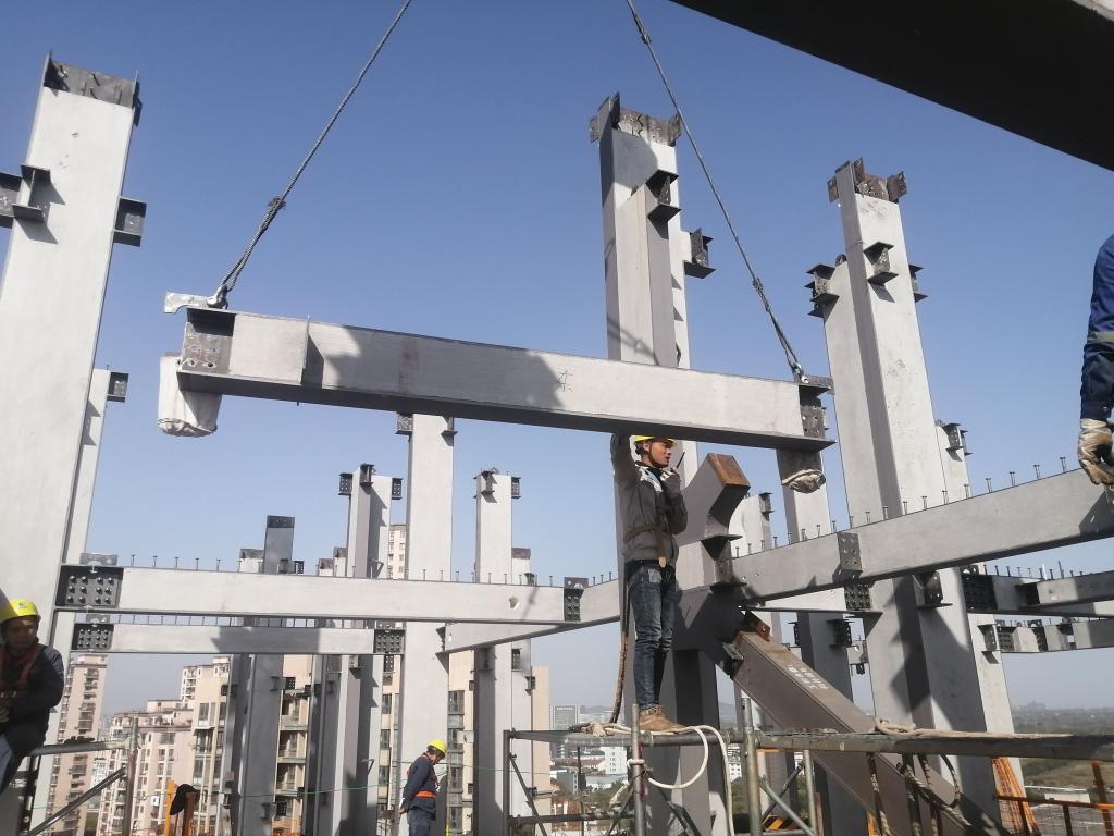 裝配式建筑浪潮 當“工廠造零件”與“現(xiàn)場拼房子”相遇，建筑工程機械制造的機遇與挑戰(zhàn)